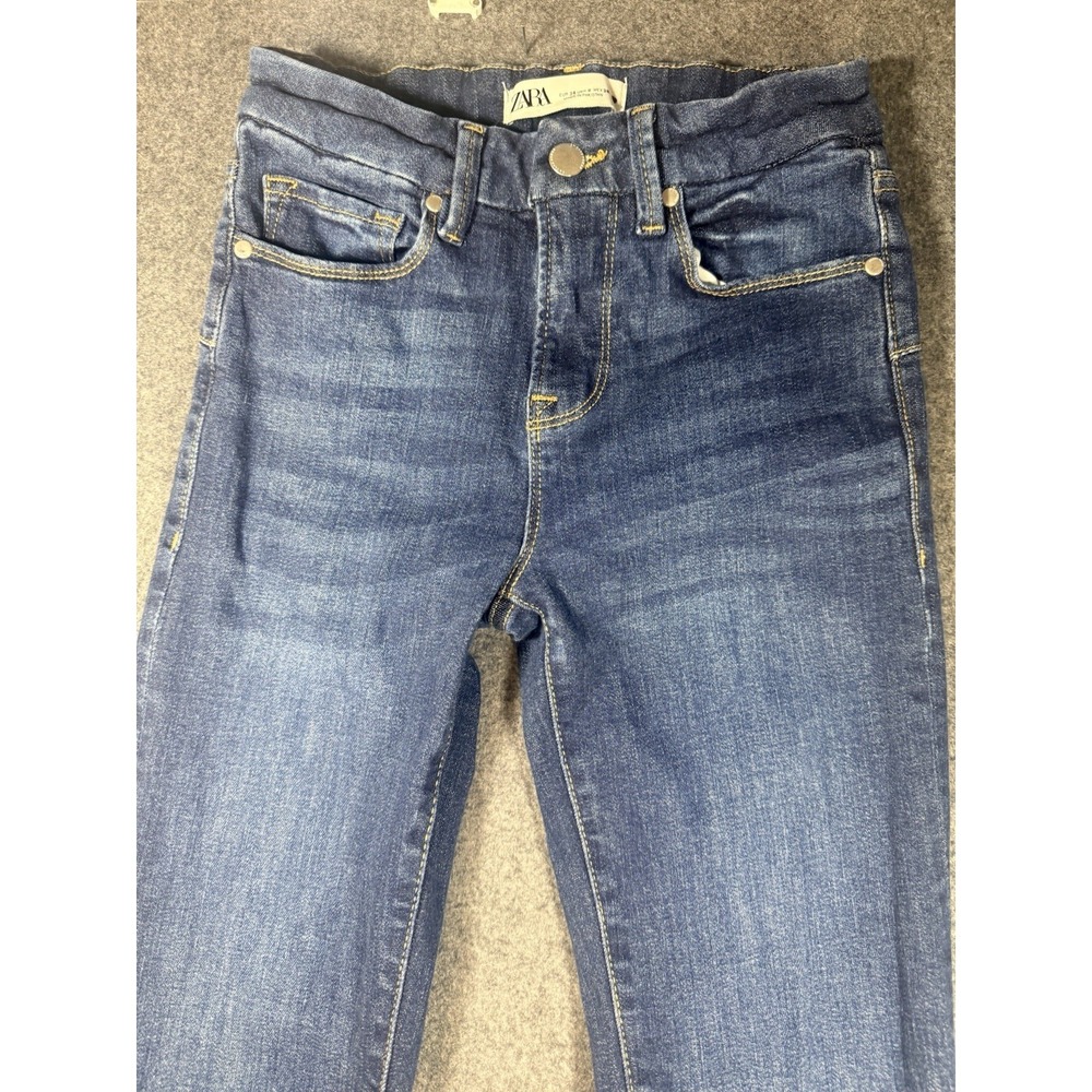 Zara Women's Blue Mid-Rise Flare Jeans Size‎ USA 2